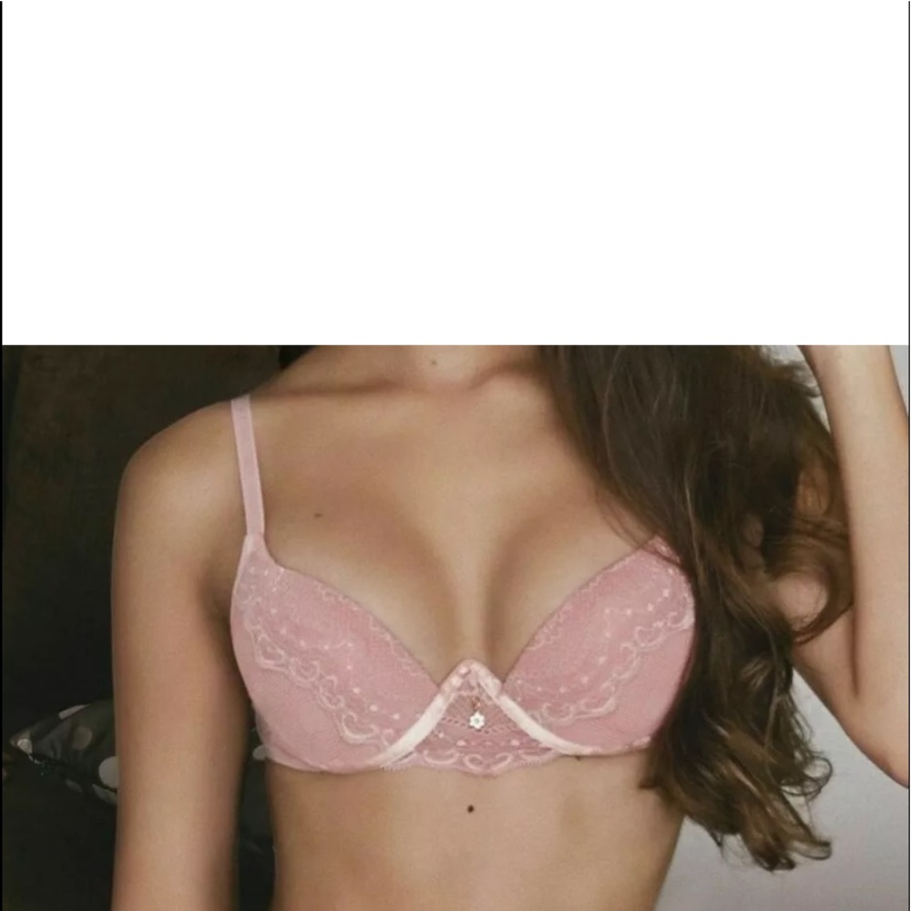 NWT Brazilian Style Gorgeous Sexy  Lace Underwired  Padded Bra  LG Peach Color